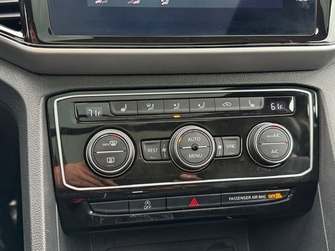 Used 2023 Volkswagen Atlas SE w/ Panoramic Sunroof Package image 17