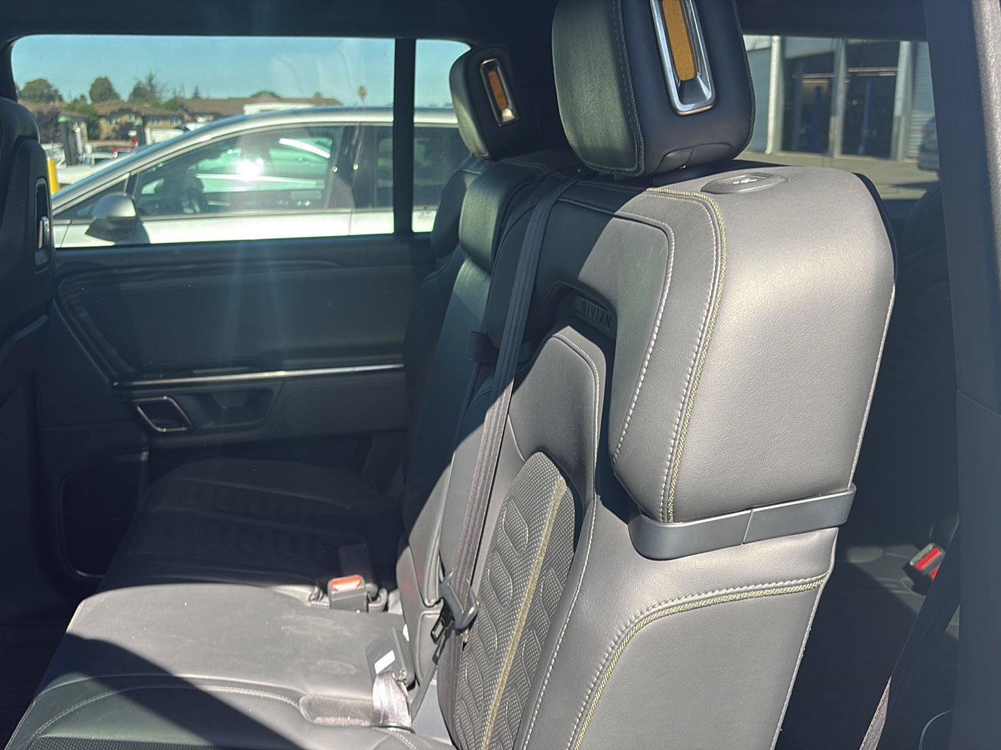 Used 2022 Rivian R1S Launch Edition Quad AWD/4WD image 19