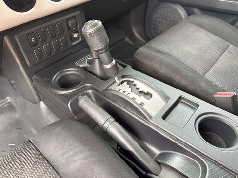 Used 2014 Toyota FJ Cruiser 4WD w/ Convenience Package image 27