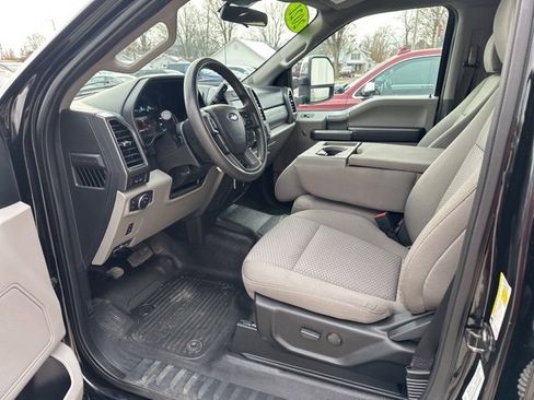 Used 2021 Ford F250 XLT w/ XLT Premium Package image 7