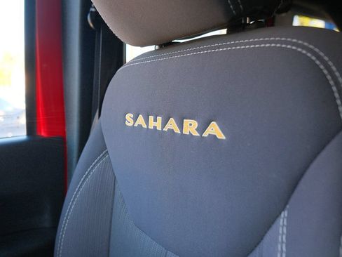 Used 2015 Jeep Wrangler Unlimited Sahara AWD/4WD image 37