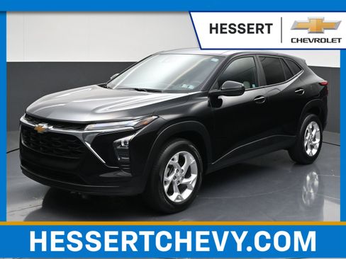 Used 2025 Chevrolet Trax LS w/ LS Convenience Package FWD image 1