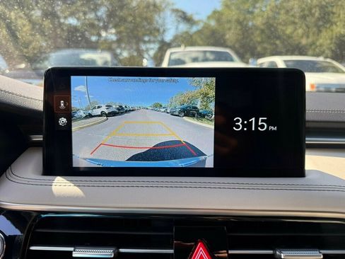 Used 2025 Genesis G70 2.5T image 7