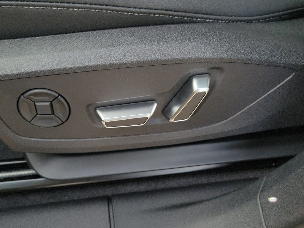 New 2026 Audi Q3 quattro 2.0T AWD/4WD image 17