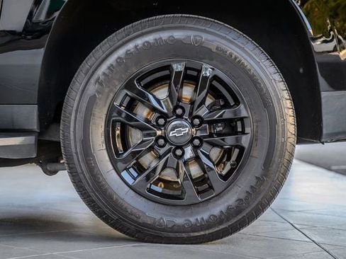 Used 2021 Chevrolet Suburban LT image 13