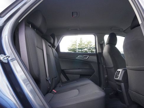 Used 2023 Kia Sportage LX image 34