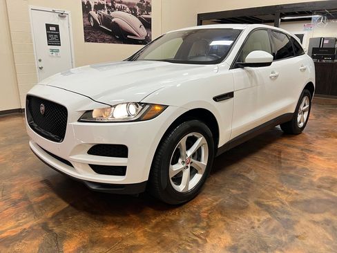 Used 2020 Jaguar F-PACE Premium image 5