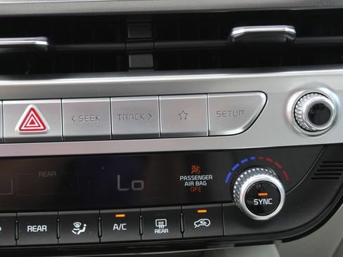 Used 2024 Kia Telluride S w/ S Sunroof Package FWD image 23