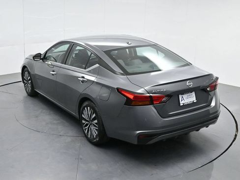 Used 2024 Nissan Altima 2.5 SV FWD image 54