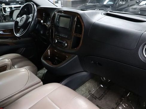 Used 2018 Mercedes-Benz Metris Passenger image 29