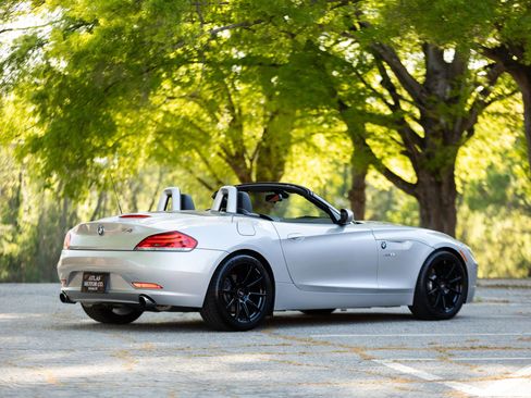 Used 2009 BMW Z4 sDrive35i image 7