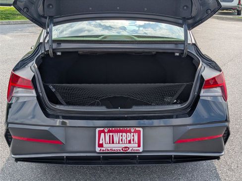 Used 2024 Hyundai Elantra SEL w/ Convenience Package FWD image 12