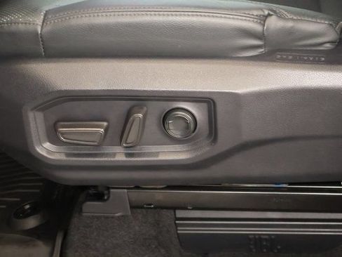 Used 2025 Toyota Tundra Limited w/ TRD Off-Road Package AWD/4WD image 14