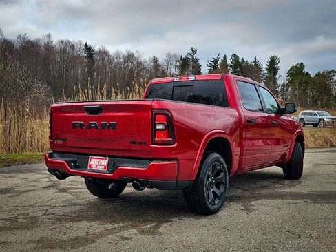 New 2026 RAM 1500 4x4 Crew Cab image 3