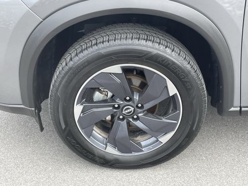 Used 2024 Nissan Rogue SV image 11