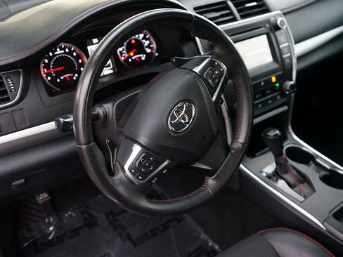 Used 2016 Toyota Camry SE w/ Protection Package (Q2) FWD image 10