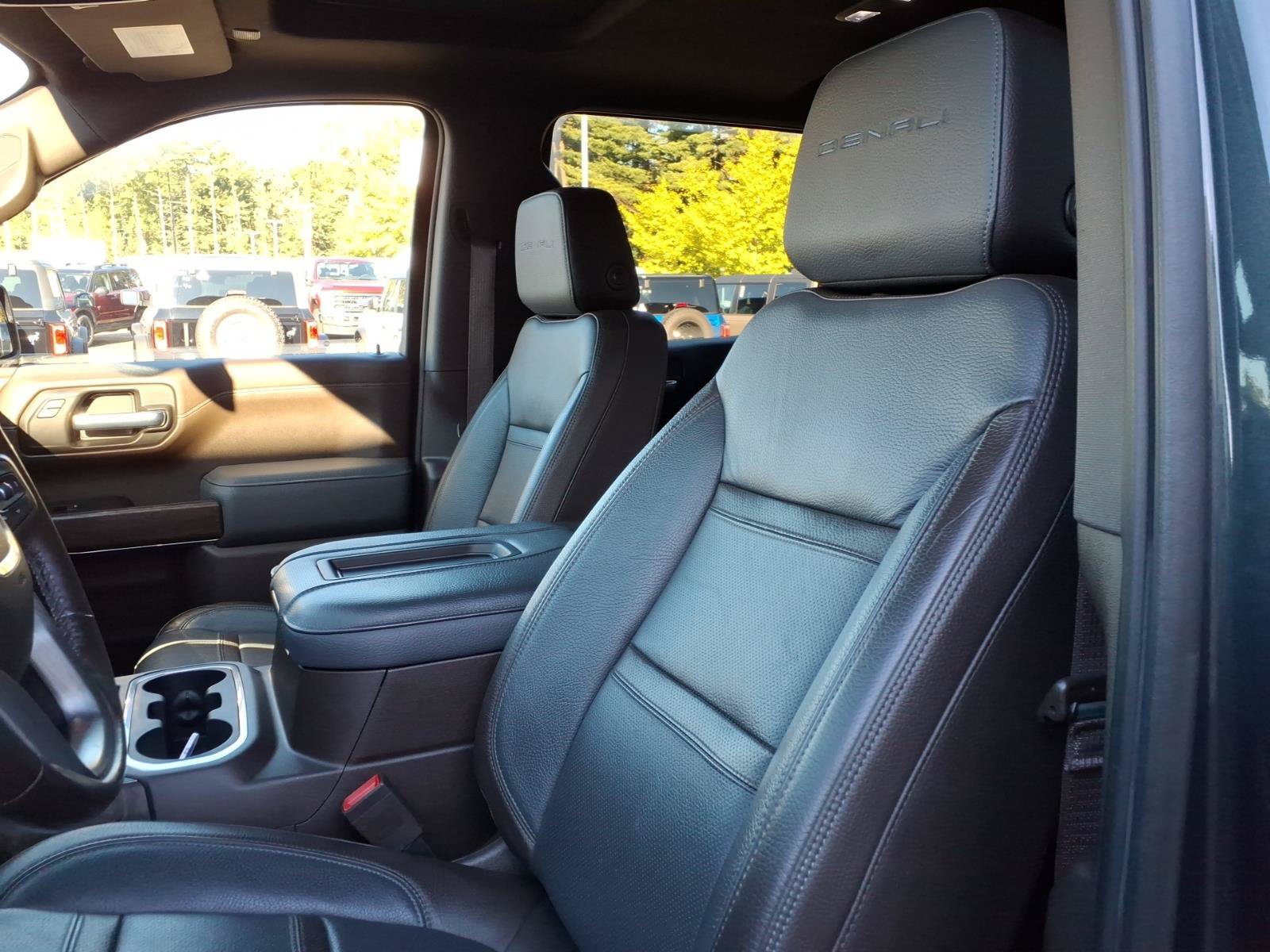 Used 2021 GMC Sierra 1500 Denali w/ Denali Premium Package AWD/4WD image 16