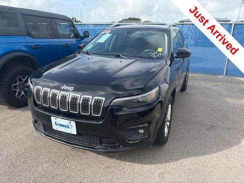Used 2019 Jeep Cherokee Latitude w/ Popular Appearance Group FWD image 3