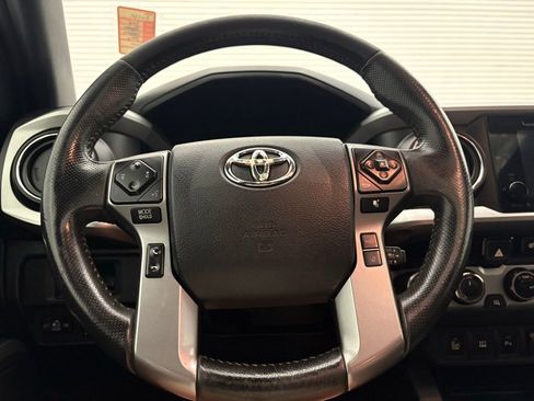 Used 2018 Toyota Tacoma Limited AWD/4WD image 3
