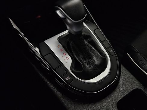 Used 2024 Kia Forte GT-Line image 17