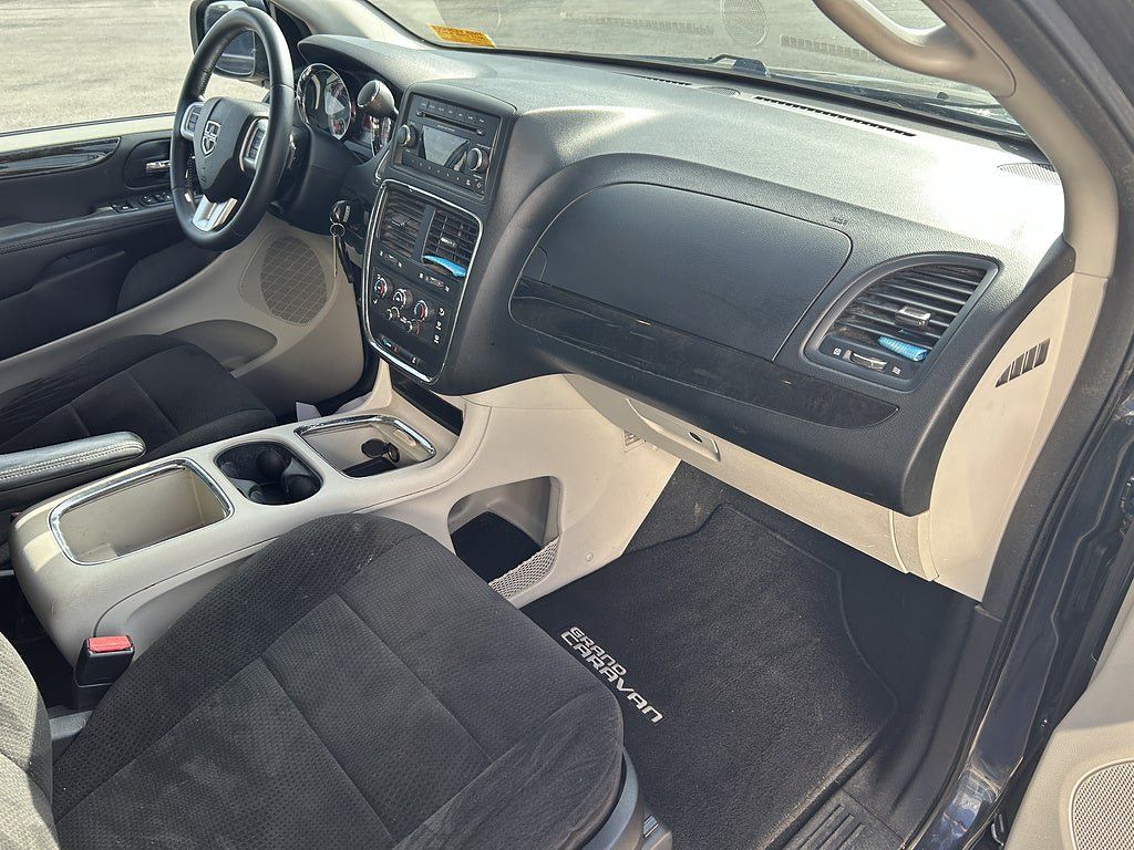 Used 2013 Dodge Grand Caravan SXT w/ Rear Park Assist Pkg FWD image 20