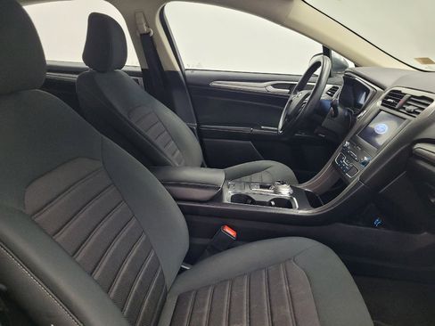 Used 2020 Ford Fusion SE FWD image 21