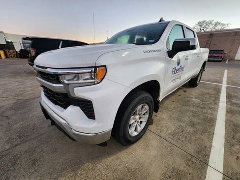 Used 2023 Chevrolet Silverado 1500 LT image 3