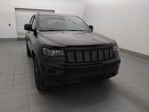 Used 2019 Jeep Grand Cherokee Altitude image 14
