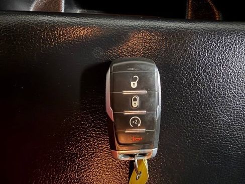 Used 2022 RAM 1500 Big Horn AWD/4WD image 40