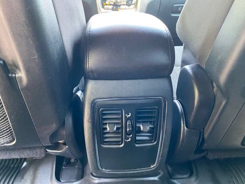 Used 2018 Jeep Grand Cherokee Laredo AWD/4WD image 25