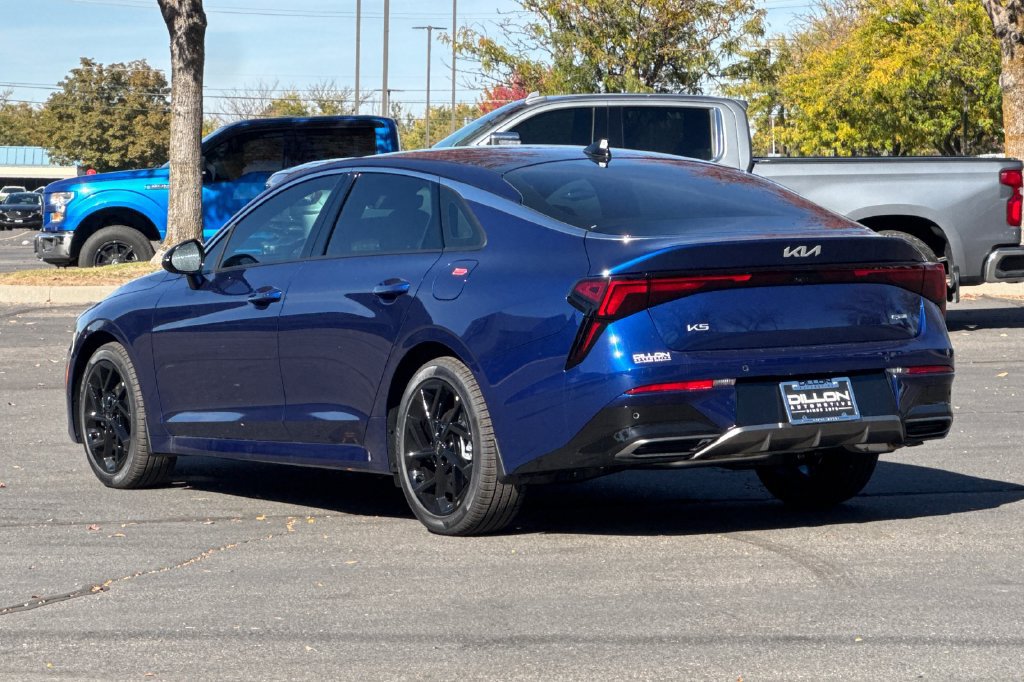 New 2027 Kia K5 GT-Line FWD image 9
