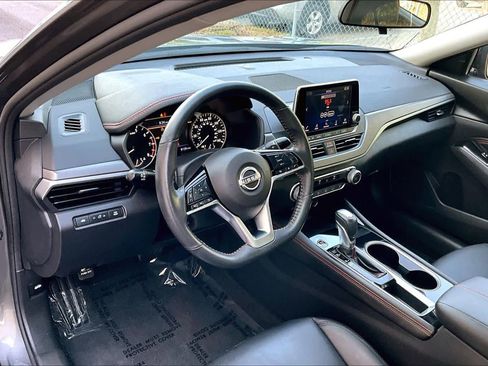 Used 2023 Nissan Altima 2.5 SR FWD image 17