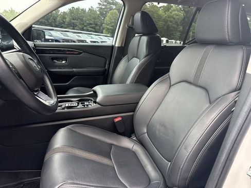 Used 2025 Honda Pilot EX-L image 11