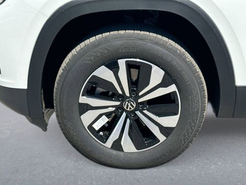 New 2026 Volkswagen Atlas Cross Sport SE image 17