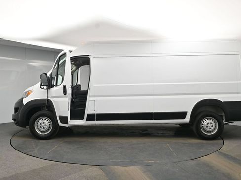Used 2025 RAM ProMaster 2500 w/ Convenience Group FWD image 38