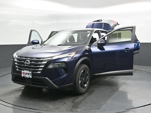 Used 2025 Nissan Rogue SV AWD/4WD image 48