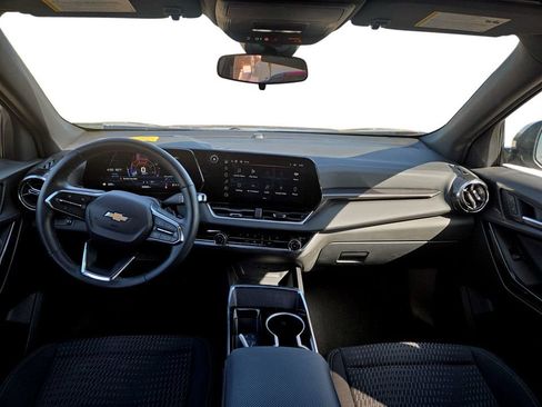 Used 2025 Chevrolet Equinox LT image 13