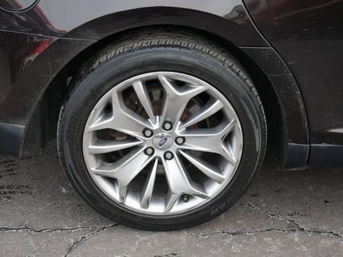 Used 2013 Ford Taurus Limited image 11