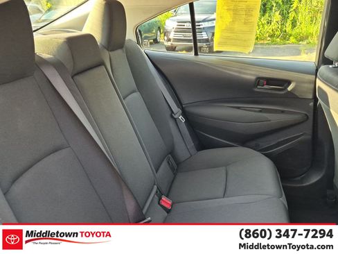 Used 2024 Toyota Corolla LE AWD/4WD image 33