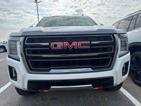 Used 2024 GMC Yukon AT4 w/ Technology Package AWD/4WD image 2