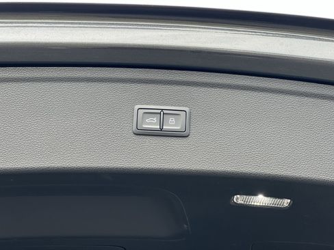 Used 2023 Audi Q5 2.0T Premium w/ Convenience Package image 29