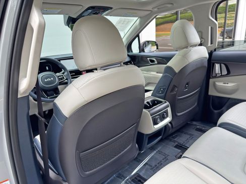 Used 2025 Kia Carnival SX Prestige FWD image 43