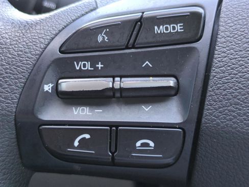Used 2019 Hyundai Elantra SEL FWD image 18