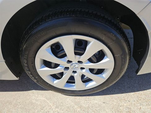 Used 2025 Toyota Corolla LE image 25