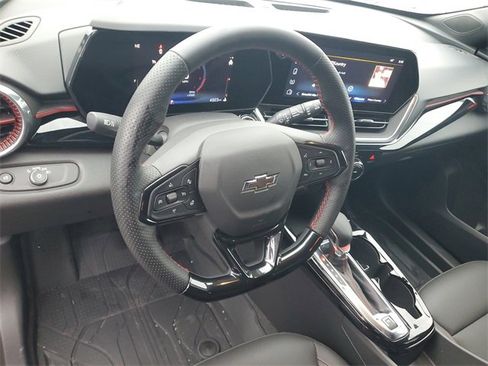 Certified 2025 Chevrolet Trax RS w/ Driver Confidence Package image 17