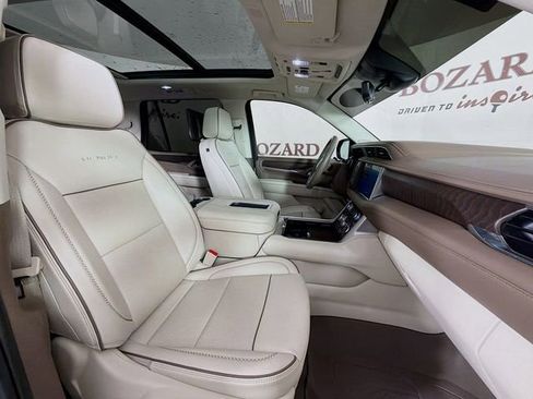 Used 2023 GMC Yukon Denali w/ Advanced Technology Package image 36