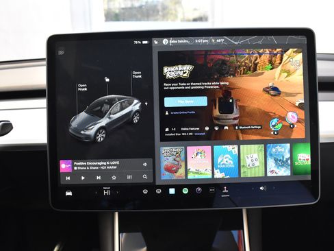 Used 2021 Tesla Model Y Long Range image 39