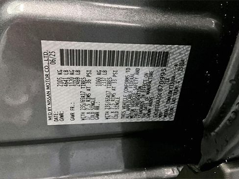 New 2025 Nissan Rogue S image 37