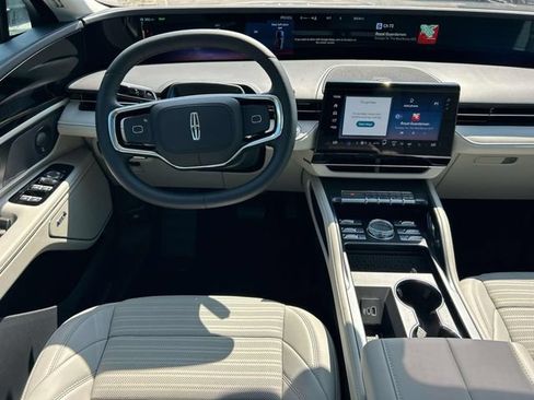 New 2026 Lincoln Nautilus Reserve AWD/4WD image 15