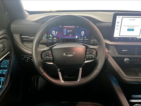 Used 2025 Ford Explorer Platinum w/ Ultimate Package RWD image 5